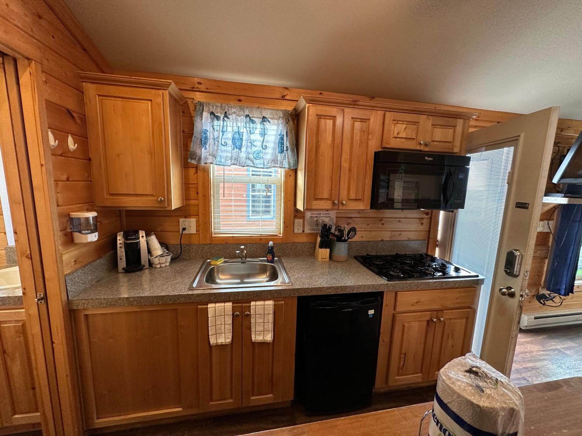 Westport Inn Cabins 3*