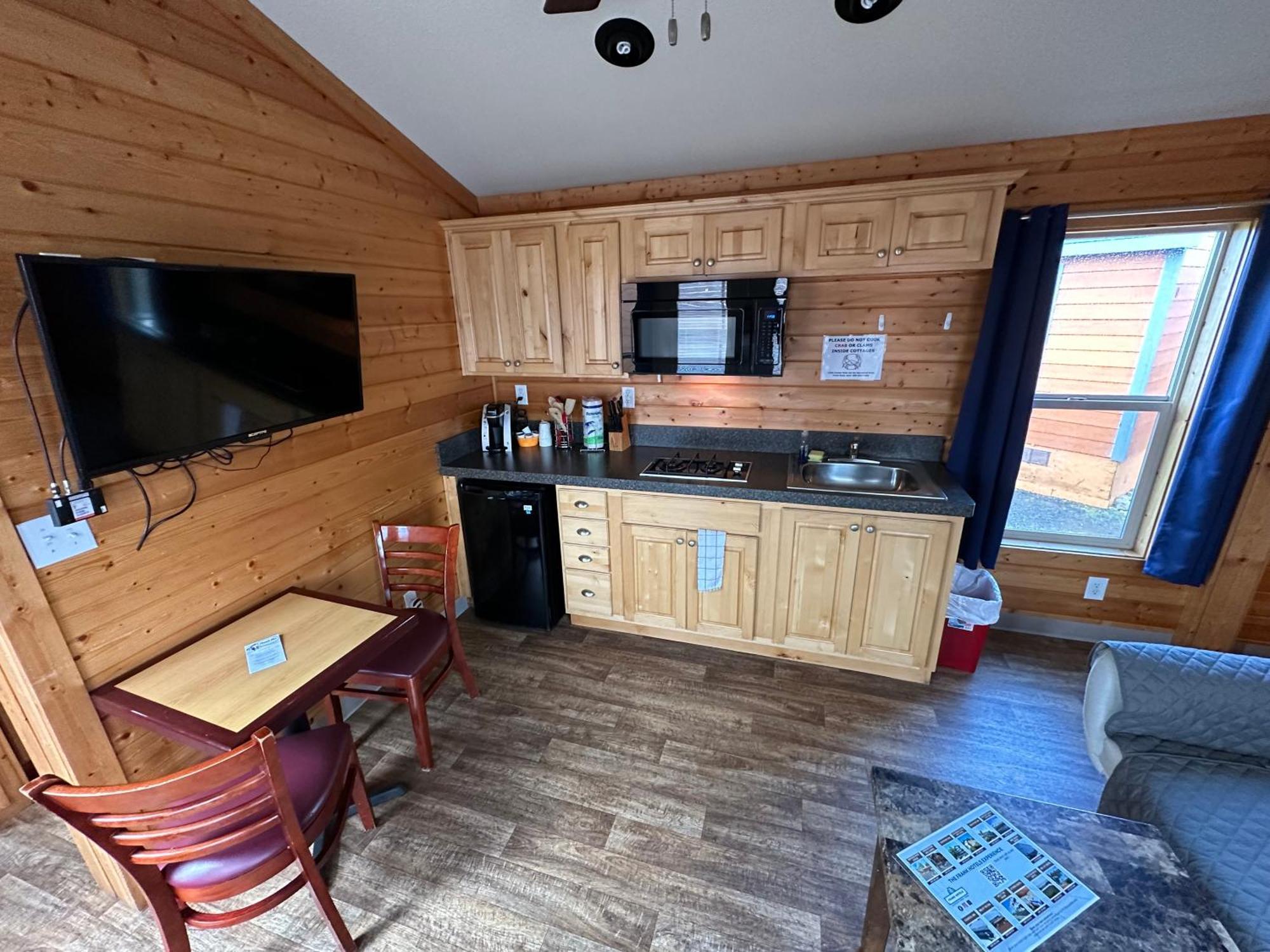 Hotel Westport Inn Cabins