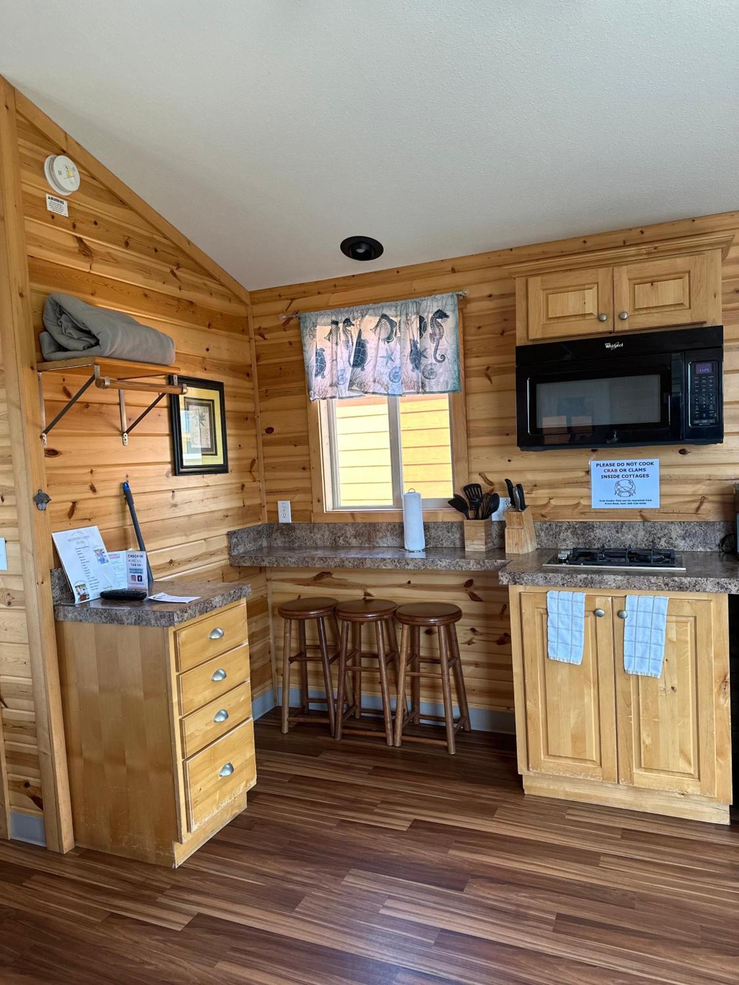 Hotel Westport Inn Cabins 3*
