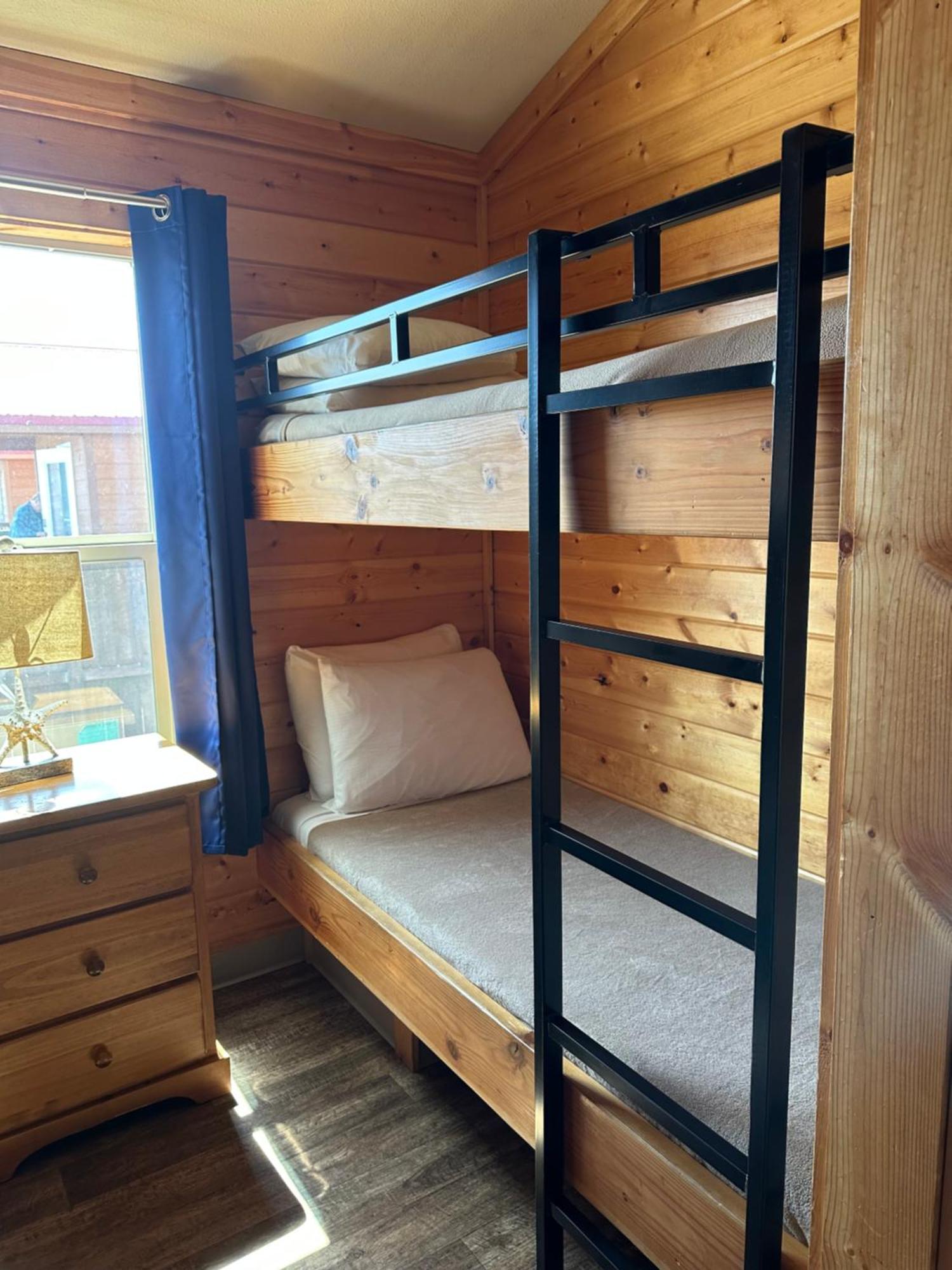 Westport Inn Cabins
