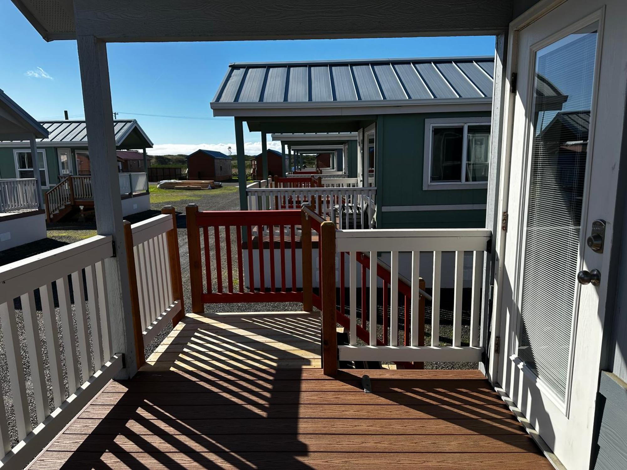 Westport Inn Cabins 3*