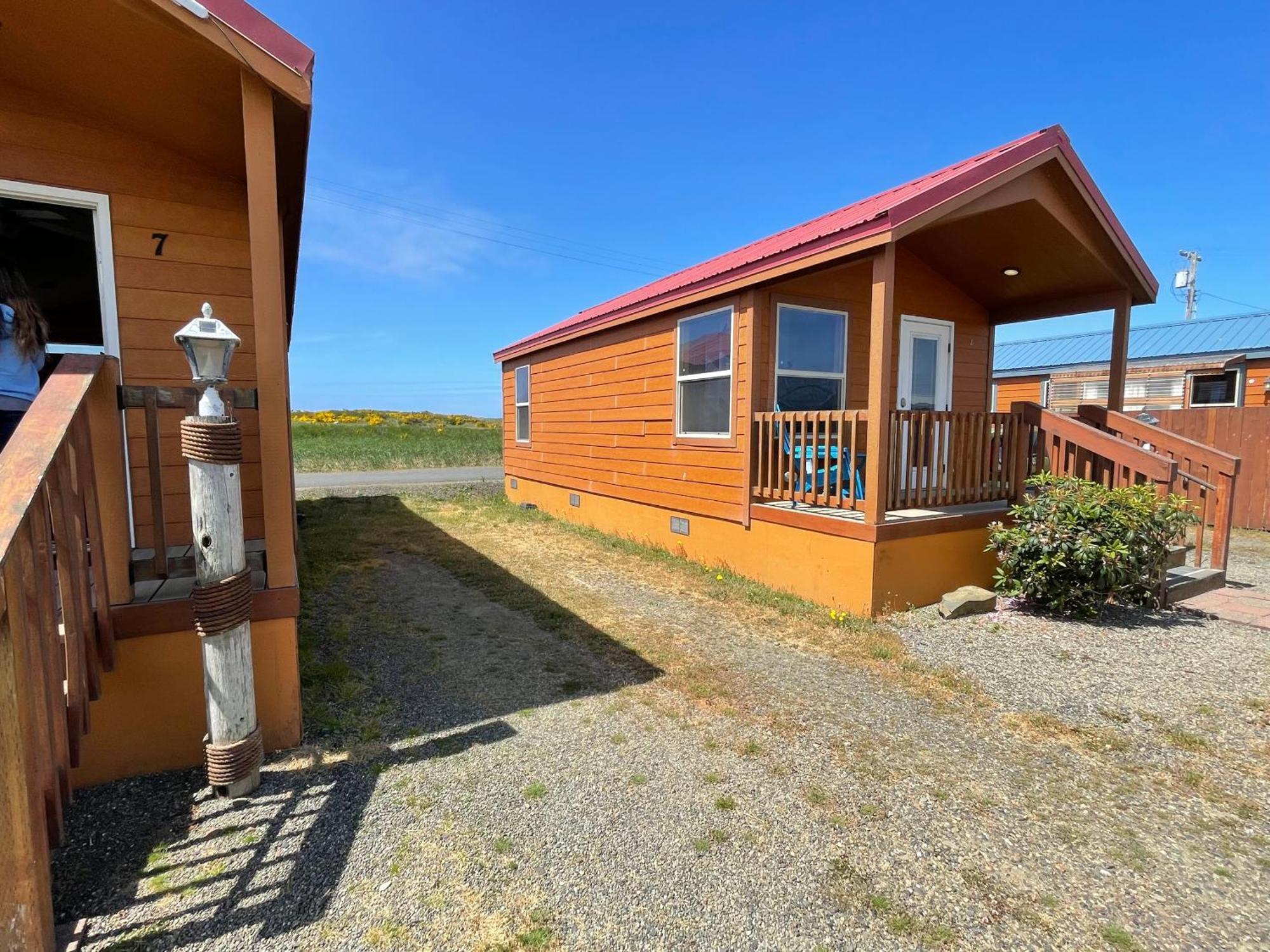 Hotel Westport Inn Cabins 3*