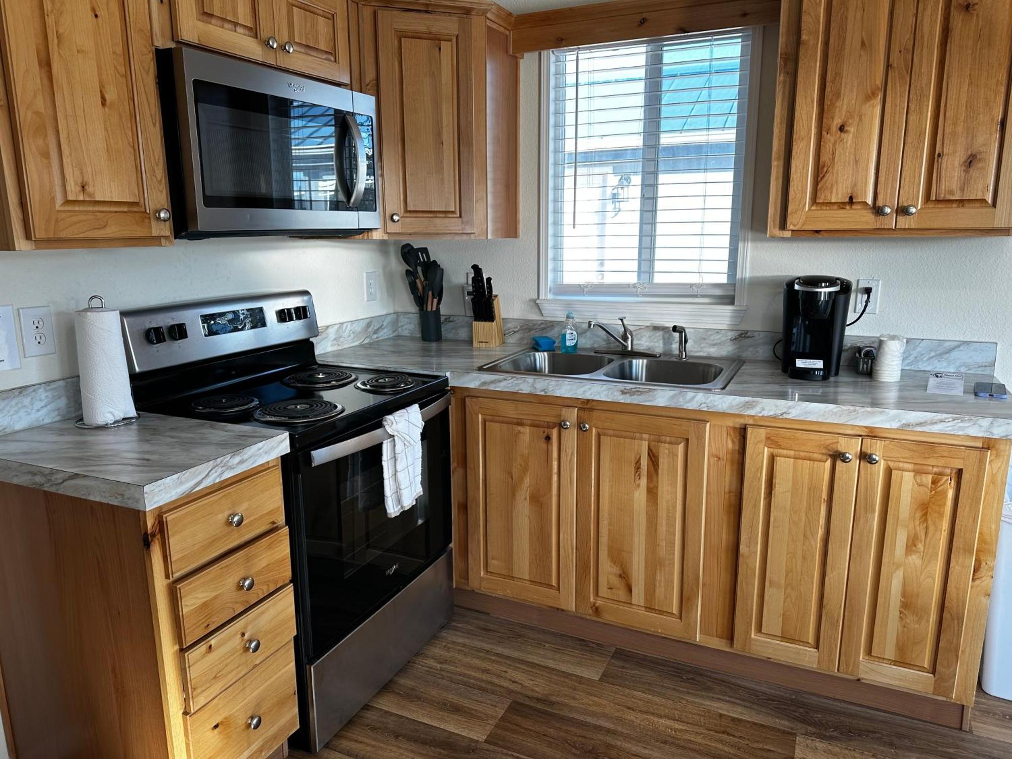 Westport Inn Cabins